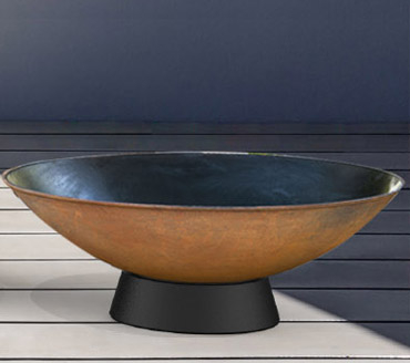 Births in Japan drop to lowest level on record